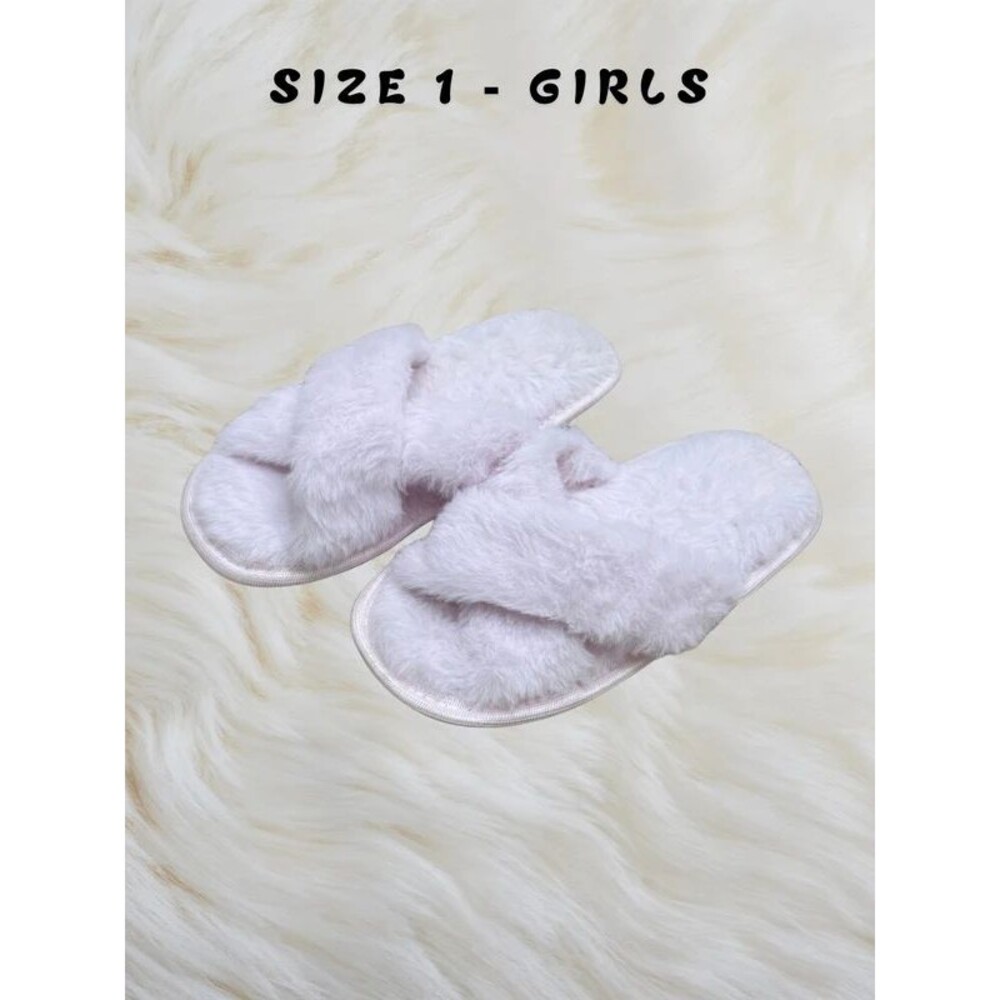 Girls Pink Fuzzy Slide Slippers Size 1 / EU 31